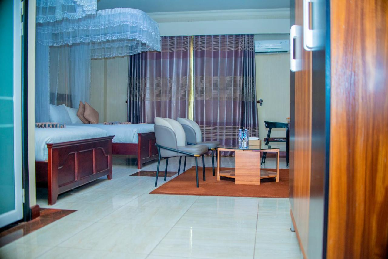 Hera Hotel 캄팔라 외부 사진