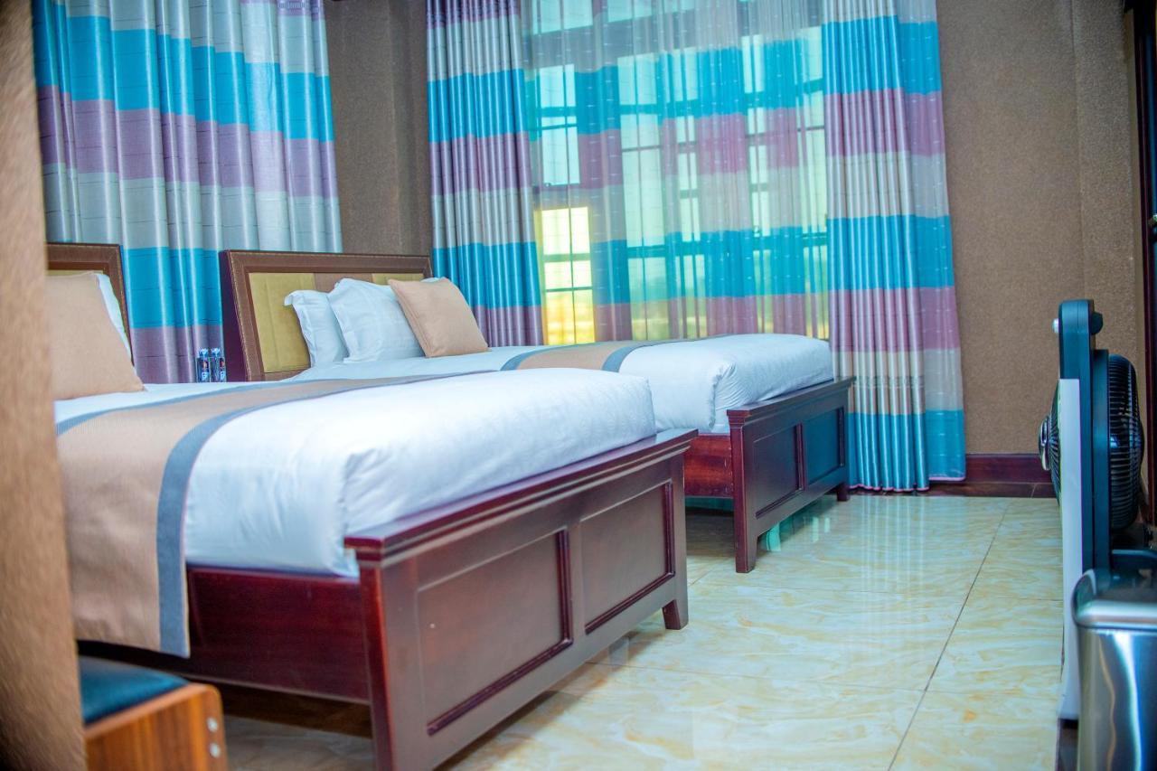Hera Hotel 캄팔라 외부 사진